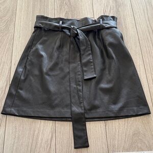 Banana Republic Black Faux Leather Paperbag Waist Mini Skirt with Tie Size 6